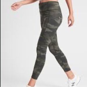 NWOT Athleta Camo Contender 7/8 length, size small.